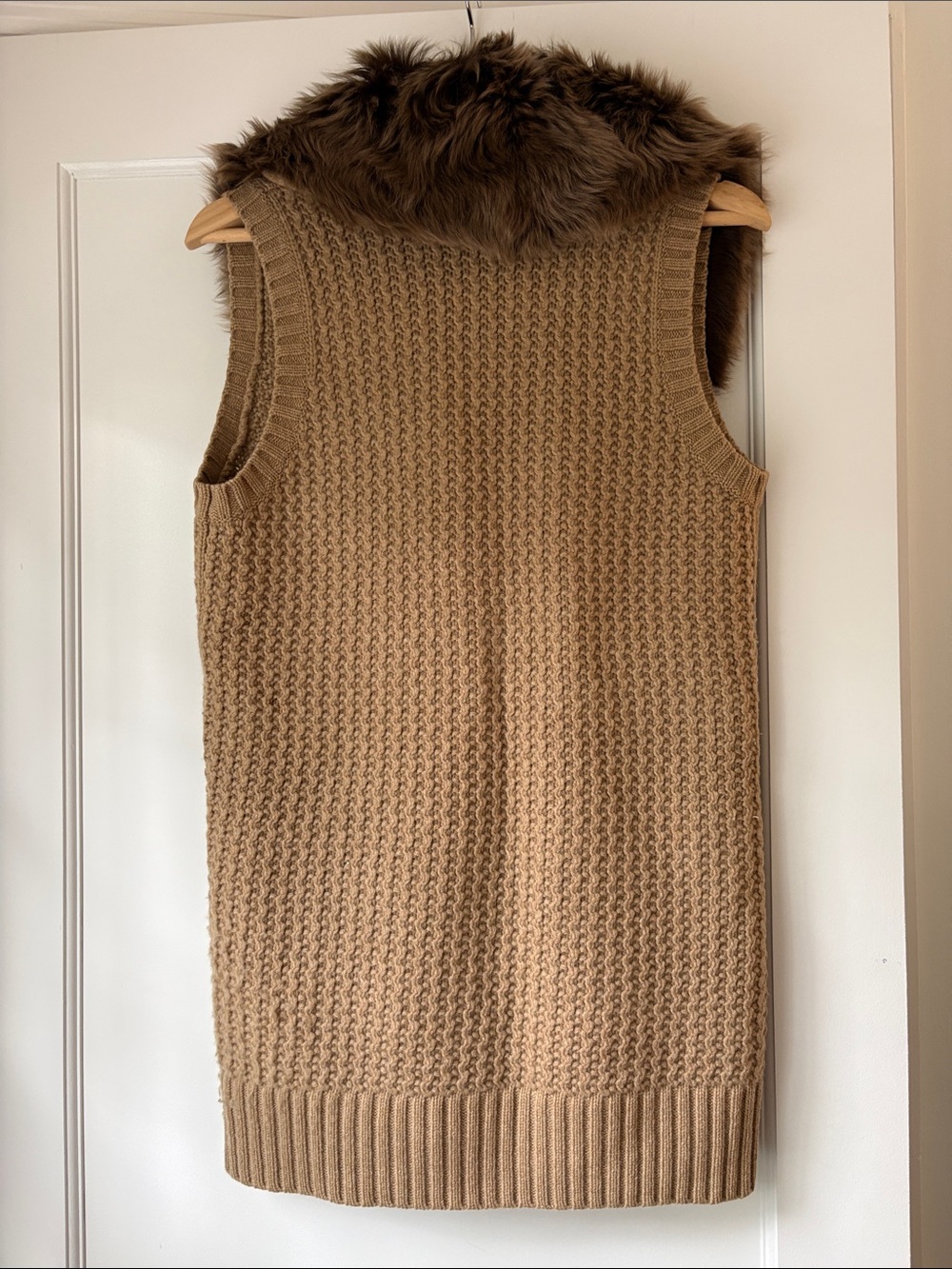 Ralph Lauren Blue Label Tan Knit Sleeveless Cardigan w/ Shearling Shawl - Picture 2 of 9